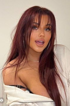 Auburn Hair Color On Olive Skin, Dark Auburn Hair Tan Skin, Dark Red Hair Makeup Ideas, Dark Red Hair Pale Skin Blue Eyes, Red Hair Tan Skin Brown Eyes, Red Hair For Pale Skin And Blue Eyes, Red Hair For Blue Eyes, Best Hair Colours For Pale Skin, Hair Color Ideas For Blue Eyes Pale Skin