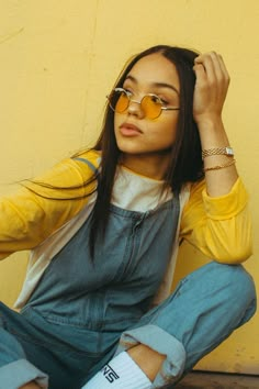 Overol Outfits Mujeres, Fotos Ideas, Reference Art, Style Hip Hop, Face Reference, Minimal Chic, Art Photos, Yellow Aesthetic