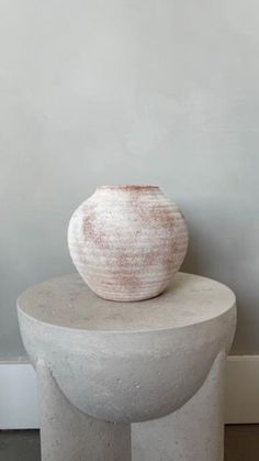 Handcrafted terracotta vase with paint distressing (Weathered surface brings old-age charm to modern living). Perfect accent piece for dining tables, desktops, consoles, countertops, or shelves. Vase made for decoration purposes (not for holding food or liquid). Recommended for indoor use only. Small: 7.36" H x 8.27" Diameter Vase Klein, Terracotta Vase, Distressed Painting, Dining Tables, Modern Living, Accent Pieces, Home Accents, Halloween Shopping, Shop House