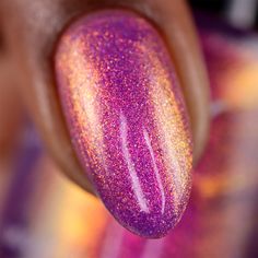 Give Me The Scoop is a soft and shifty lavender nail polish. The lavender base is quickly encompassed by a pink-leaning red shimmer, showing off peach, copper, and gold tones as your nails move. Some angles amp up the purple tones of the base, while a hint of holographic micro sparkle twinkles in the light. Two to three coats offer full coverage, depending on nail length. Summer means it's time to relax and enjoy warm weather and sunshine. This summer, KBShimmer is bringing you nine vibrant nail Lavender Nail Polish, Rainbow Nail Art, Shimmer Nail Polish, Lavender Nails, Holographic Nail Polish, Vibrant Nails, Purple Tones, Jelly Nails, Nail Length