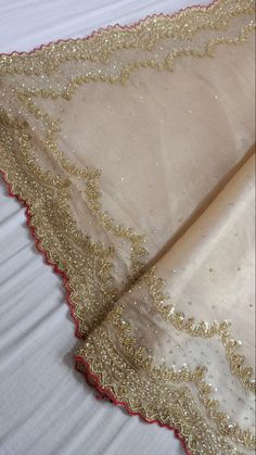 Embroidery Duppta Design, Bridal Dupatta Embroidery Design, Duppta Design Ideas, Hand Work Dupatta, Duppattas Designs Ideas, Handwork Saree, Neck Embroidery Designs, Simple Saree Designs