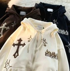 Stylish zip up hoodies! Made for looking good and being comfortable at the same time. Streetwear Embroidery, Embroidery Hoodies, Retro Hoodies, Gothic Streetwear, Hip Hop Jacket, Y2k Women, Streetwear Mode, Embroidery Hoodie, Y2k Tops