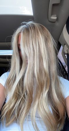 Bright Yellow Blonde Hair, Dirt Blonde Hair, Blondette Hair, Blonette Hair Highlights, Blonde Highlights Money Piece, Beachy Blonde Highlights, Warm Toned Blonde Hair, Daphne Hair, Dimension Blonde