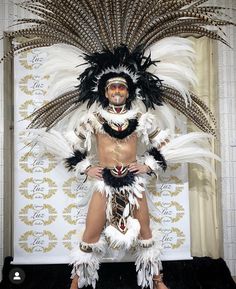 Sinulog Outfit, Aztec Costume, Carribean Carnival Costumes, Primitive Clothing, Carnival Dancers, Pageant Costumes, Carnival Fashion, Brazil Carnival, Festival Attire