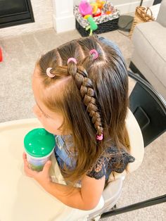 Curly Girl Hairstyles Kids, Kids Hairstyles Girls Easy Short, Hair Up Hairstyles Easy, Kindergarten Hairstyles Girl, Kids Hairstyles Girls Easy, Preschool Hairstyles, Short With Bangs, Easy Girls Hairstyles