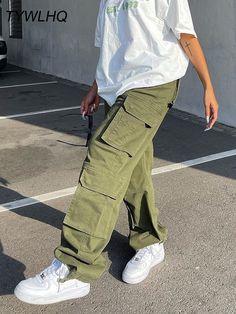 Cargo Pants Outfit Black, Cargo Jeans Outfit, Green Cargo Pants Outfit, Baggy Jeans Women, Baggy Pants Outfit, Vintage Cargo Pants, Green Pants Outfit, Olive Green Cargo Pants, Cargo Pants Baggy