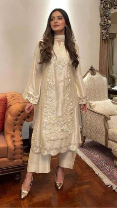 fancy elegant dress 👗 for girls -  #Dress #Elegant #Fancy #girls Eid Outfits Pakistani, Desi Fits, Desi Outfits, Pakistani Suit, Salwar Kamiz, Pakistani Fashion Casual