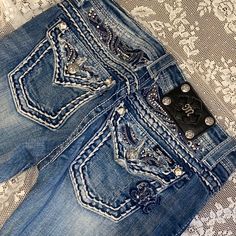 Miss Me Bling Cuffed Capri Denim Jeans Skinny Sz 26 Rhinestones Flap Pocket Worn Once Concert Rodeo Rhinestones Bling Coachella Cowboy Cowgirl Rhinestone Flare Jeans, Early 2000s Outfits, Miss Mes, Bedazzled Jeans, Western Bling, Cowgirl Jeans, Bling Jeans, Country Stuff, 2000s Outfits