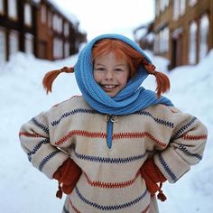 In unserer Kindheit war sie eines unserer großen Vorbilder: Pippi Langstrumpf. Doch auch Kinder müssen einmal groß werden. Was aus Pippi geworden ist? Wir sagen es euch... Pippilotta Viktualia Rollgardina Cindy Lou, Baby Trend, 인물 사진, Cosmopolitan, Winter Scarf, Picture Perfect, Knit Crochet