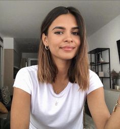 Colar Bone Length Hair, Emelie Lindmark, Hair Inspiration Long, Life Update, Cut Her Hair, Hair Advice, Hair Stylies, Curly Bob Hairstyles