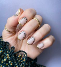 20 Latest Mistletoe Nail Ideas To Try In 2023! - alexie Mistletoe Nails, Art Keywords, Festive Nail Designs, Baby Blue Nails, Square Nail Designs, Nail Polish Trends, Holiday Nail Art, Short Nail, 50 Christmas