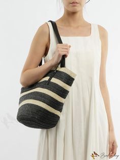 BirdinBag - Two Tone Oversized Paper Straw Bag - Perfect for a Stylish Vacation Large Modern Beige Bag, Large Modern Beige Shoulder Bag, Modern Large Beige Shoulder Bag, Modern Large Capacity Bag, Modern Large Capacity Bags, Everyday Bucket Beach Bag With Top Carry Handle, Versatile Bucket Bag With Handles, Large Beige Bag For Travel, Modern Large Bag With Removable Pouch