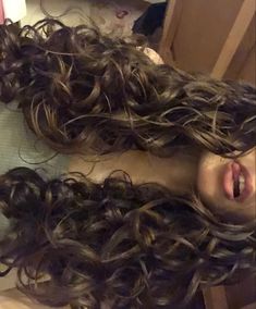 Vision Board Curly Hair, Curly Hair Aesthetic Girl, 2 A Hair, 2b Curly Hair, Pretty Curly Hair, 2c Hair, Loose Curly Hair