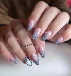 40 Cute Winter Almond Nails to Inspire You Wintertime Nails, Winter Nails Blue And White, Chic Winter Nails, Winter Almond Nails, Simple Winter Nails, Emerald Green Nail Polish, Christmas Nail Designs Acrylic, Winter Nails Ideas, Almond Shaped Nails Designs