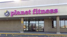 a planet fitness store is shown in this image