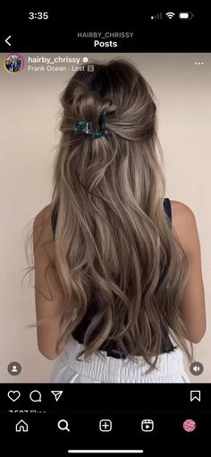 Cool Toned Sandy Brown Hair, Light Brown Hair With Teasy Lights, Light Cool Brown Balayage, Ashy Burnett Hair, Subtle Ombre Brunette, Hair Color Ideas Easy To Maintain, Brown Hair With Beige Blonde Highlights, Cool Tone Brown With Highlights, Transition To Dark Hair From Blonde