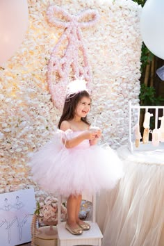 “Welcome TuTu my party!” EVENT DESIGN + STYLING: Parisa | Pretty Please Design #ballerinaparty #tutu Tutu Party Decorations, Ballerina Birthday Party Decorations, Tutu Birthday Party, Sephora Sale, Tutu Party