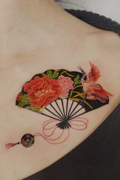 Japanese fan tattoo with crane by Anna Zelenskaya. Done in 6:19 Studio. Color micro-realism tattoo. Tattoo Clavicle, Japanese Fan Tattoo, Tattoo Crane, Micro Realism, Clavicle Tattoo, Art Inspired Tattoos, Crane Tattoo, Tattoo Japanese