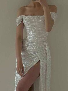 Shimmery Dresses, Shimmery Dress, Gaun Fashion, Stunning Prom Dresses, Cute Prom Dresses, Prom Outfits