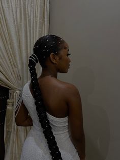 Black Hair Wedding Ponytail, Md Hairstyles For Black Women, Hairstyle For Matric Dance, Grad Princess Dresses, High Ponytail Wedding Hair Black Women, African Prom Hairstyles, Bridesmades Hairstyles Black Women, Prom Braided Ponytail, Md Hairstyles Black