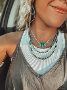 How To Layer Western Necklaces, Western Prom Jewelry, Western Jewelry Inspiration, Turquoise Necklace Stack, Turquoise Jewelry Outfits, Simple Turquoise Jewelry, Western Jewelry Outfit, Western Jewelry Stack