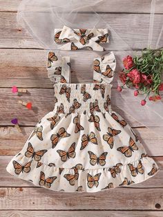 Baby Butterfly Print Shirred Ruffle Hem Cami Dress With Headband | SHEIN USA Baby Mode, Baby Outfits, Summer Baby, Newborn Outfits