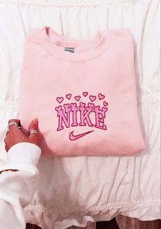 Pink vintage trendy nike crewneck with hearts #nike #crewneck #pink #trendystreetstyle Vintage Crewneck Aesthetic, Nike Vintage Crewneck, Crewneck Aesthetic, Nike Crewneck, Trendy Street Style, Embroidery Sweatshirt, Nike Vintage, Vintage Crewneck, Pink Vintage