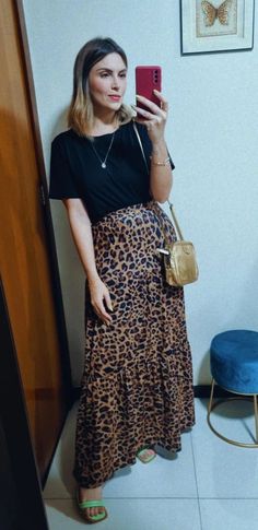 Creme Jeans, Elegant Wear, Ageless Style, Skirt Outfits, Maxi Skirt, My Style, T Shirt, Closet