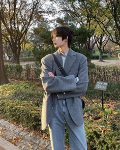 Korean Photography, Ulzzang Outfit, Cute Ootd, Mens Trendy Outfits, Mens Outfit Inspiration, Boy Poses