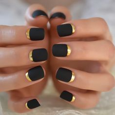 Gold Nail Designs, Matte Black Nails, Nails Gold, French Manicure Nails, Black Nail Designs, Diy Nail Art, Nail Art Hacks, Chrome Nails, Matte Nails