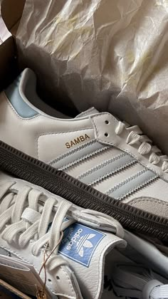 Samba Halo Blue, Sambas Women, Blue Adidas Samba, Blue Samba, Spring Sneakers, Adidas Shoes Women, Fresh Shoes, Fancy Shoes