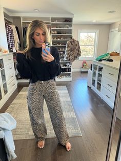 Loving the leopard print trend!! 🖤 fall fashion, ootd, easy outfit, leopard print pants, black sweater, fall outfit inspo Outfits With Cheetah Print Pants, Leopard Pant Outfit, Leopard Barrel Jeans Outfit, Cheetah Leggings Outfit, Leopard Joggers Outfit, Leopard Print Pants Outfits, Leopard Jeans Outfit 2024, Leopard Print Jeans Outfit