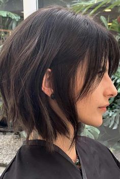 Soft Bangs, Short Black Hair, Medium Bob Haircut, Choppy Bob Haircuts, Gorgeous Hairstyles, Medium Bob Hairstyles, Choppy Bob Hairstyles, Hair Things, Choppy Hair