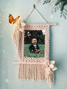 Macrame Photo Frame, Eco Friendly Product, Photo Frame Crafts, Free Macrame Patterns, Macrame Owl, Oil Painting Nature, Macrame Hanger, Macrame Patterns Tutorials