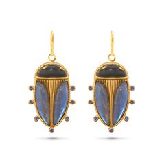 This intricate little pair of scarabs dangle from golden rope hoops and are rendered in luminescent blue labradorite with black onyx. Wear them as asn empowering talisman of resilience for starting fresh every day. Natural Diamond Engagement Ring, Blue Labradorite, Black Agate, Gold Fashion, Gold Chain Necklace, Gold Drop Earrings, Fine Jewellery Earrings, Pearl Pendant, Diamond Wedding Bands