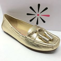 New In Box Isaac Mizrahi Aislinn Women's Loafers Size 5.5 M Gold Leather Mocassin Toe Bow With Tassel Detail Slip On Shoes Bundle Multiple Items And Save! Slip-on Loafers For Spring Galas, Spring Gala Slip-on Loafers, Spring Gala Flat Loafers, Spring Gala Flat Heel Moccasins, Gold Slip-ons With Round Toe, Gold Loafers For Spring Formal Occasion, Gold Leather Loafers For Summer, Casual Gold Loafers With Flat Heel, Gold Loafers For Formal Summer Occasions