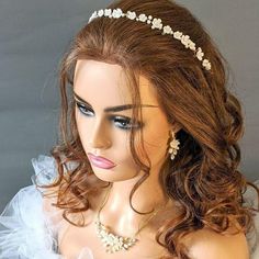 Elevate your bridal look with our exquisite White Flower Bridal Headband! This stunning floral hair accessory is a versatile piece suitable for both prom and wedding occasions. The intricate design of this Hair Vine embodies a sense of whimsical charm, making it an ideal choice for brides and bridesmaids alike. The Wedding Hairpiece is a blend of classic and modern styles, creating a tiara wreath effect that will effortlessly enhance your beauty. Handmade with love and care, this headband is a u Headband For Bride, Bride Wedding Hair, Bridal Flower Headband, Wedding Hairpiece, Wedding Hair Vine, Floral Accessories Hair, Floral Headband, Charm Making, Flower Hair Accessories