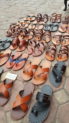 Leather Chappals For Men, Handmade Leather Shoes Pattern, Leather Chappals, Mens Sandals Fashion, Gents Shoes, Leather Slippers For Men, Half Shoes, Diy Slippers, Fashion Shoes Sandals