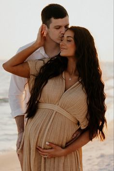 Maternity photoshoot
Sunset photoshoot 
Couples beach photography Beach Maternity Photoshoot, Couple Maternity Poses, Pregnancy Announcement Pictures, Photoshoot Pregnancy, Maternity Studio Photoshoot