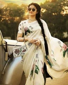 Keerthi Suresh, Saree Bollywood, Keerthy Suresh, Long Hairstyle, Indian Woman, Linen Saree, Saree Look, Chiffon Saree, Printed Sarees