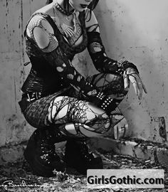 Gothic Photos, Gothic Mode, Goth Clothing, Gothic Clothes, Punk Emo, Estilo Punk