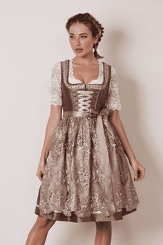 Das Dirndl Alinka überzeugt in einem edlen Design. Größe Borten und die perlenbesetzte Dirndlschürze sind der Blickfang! Dress Dirndl, Hades Daughter, Petticoat, Hair Makeup, Couture