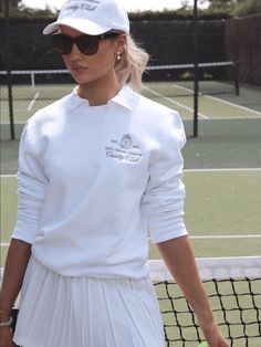 Country Club Crew Neck Tennis Sweatshirt Vintage Style Old - Etsy Light Blue And Tan Outfit, Classic Golf Outfits Women, Country Club Athleisure, Country Club Sweatshirt, White Aesthetic Fits, Tennis Inspired Outfit, Country Club Chic, Old Money Sport Outfit, Old Money Athleisure