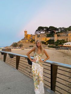 Pretty sunset costa brava barcelona spain beach inspo pic for love and lemons dress Beach Italy Outfit, For Love And Lemons Prom Dress, For Love And Lemons Rosalyn Dress, Brunch Prom Dress, Spain Beach Aesthetic, Summer In France Outfit, Summer In Spain Aesthetic, Barcelona Outfits Summer, Barcelona Spain Outfits