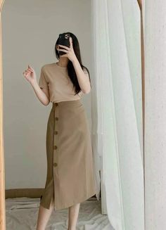 Modest Romantic Outfit, Korean Work Outfit Summer, Rok Aesthetics, Modest Fashion Outfits Korean, Formal Attire Skirt, Formal Skirt Outfit Classy, Elegant Classy Outfits Aesthetic, Korean Work Outfit, Feminim Style Outfit