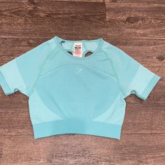 Cropped Gymshark Top With Cutout Back Small Run Shown In Photos Gymshark Top, Pink Bow Tie, Gymshark Women, Small Crop Tops, Athletic Top, Short Sleeve Cropped Top, Fit Inspo, Crop Shirt, Active Wear Tops