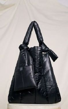 Puffy Bags, My Style Bags, Textile Bag, Recycled Jeans, Classic Bags, How To Make Handbags, 가을 패션, Bag Design