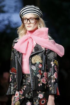 Gucci Spring 2016 Pop Punk, Spring Summer 2016, Fashion Details, Scrunchies, Fashion Models