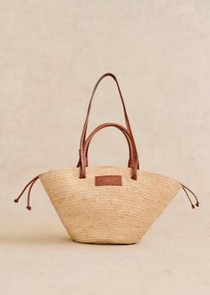 Woven Raffia, Best Bags, Small Leather Goods, Green Leather, Leather Goods, Parisian Style, Embroidered Flowers, Small Bags