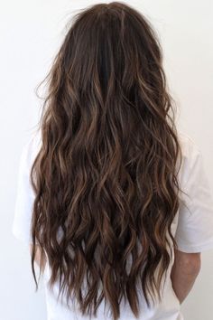 Pelo Ondulado Natural, Rambut Brunette, Long Wavy Hair, Hair Inspo Color, Grunge Hair, Light Brown Hair